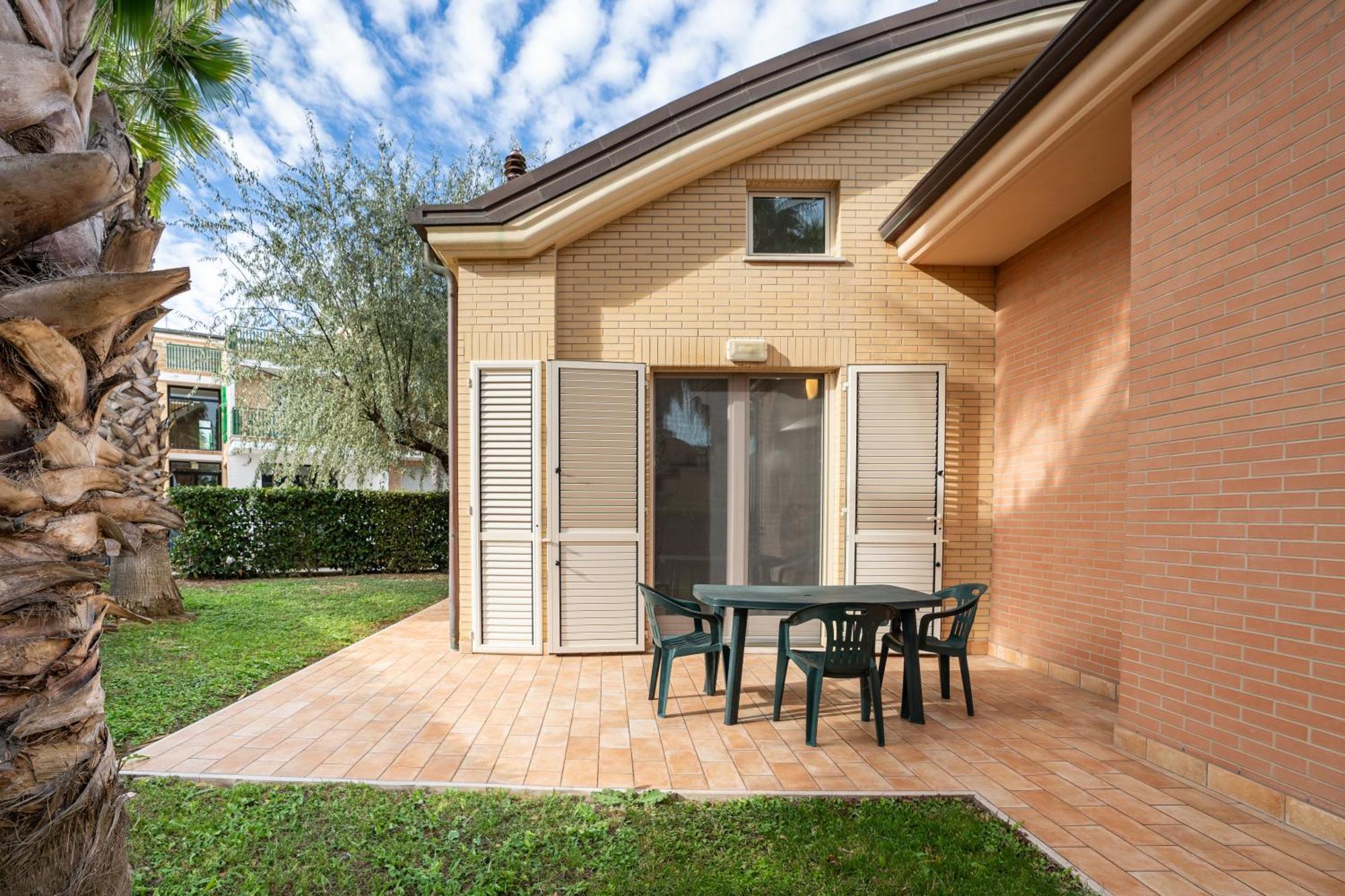 Holiday Family Village Porto Sant'Elpidio Room photo